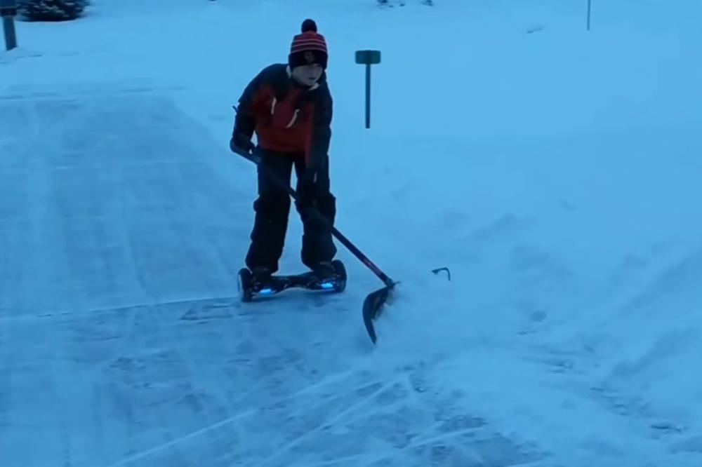 Hoverčistač, NAJGENIJALNIJI NAČIN za brzo, lako i jednostavno ČIŠĆENJE SNEGA! (VIDEO)