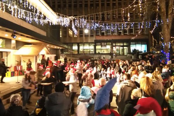 Zvezdarski SVET MAŠTE ZA DECU I ODRASLE: Svečano otvoren Trg bajki (FOTO)