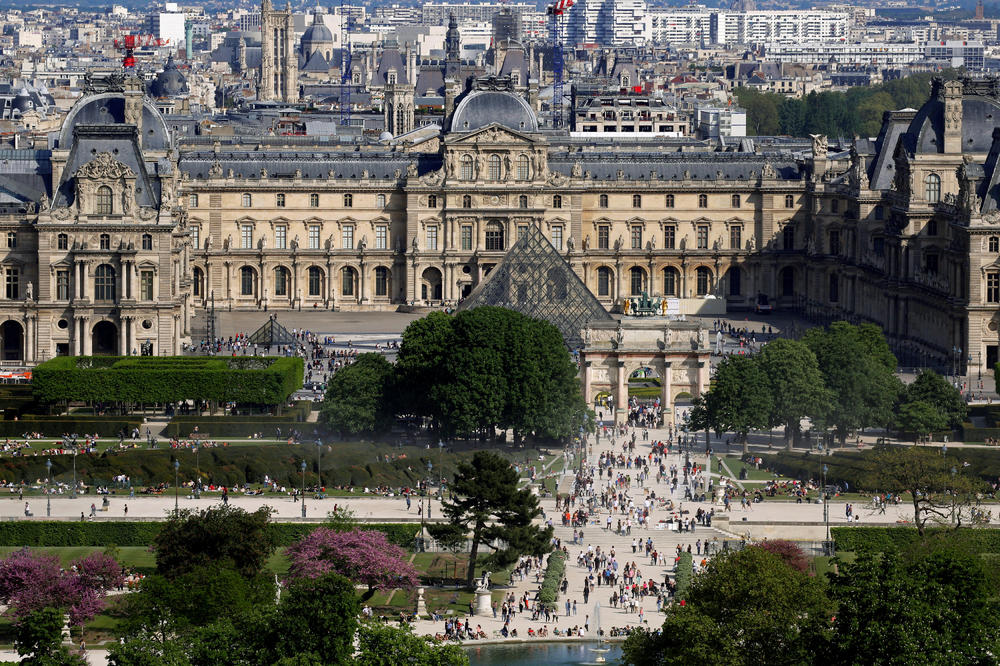 Oglasio se Makron o spaktakularnoj pljački dragulja iz Luvra: Ukrali 8 dragocenih stvari, a evo šta se desilo sa 9.