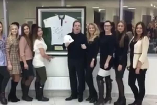 Kada vidite ko je pružio podršku Novaku Đokoviću, totalno ćete izneverovati! (VIDEO)