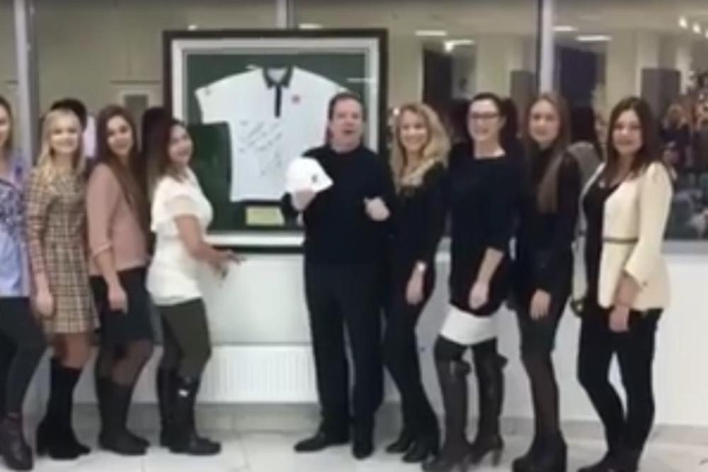 Kada vidite ko je pružio podršku Novaku Đokoviću, totalno ćete izneverovati! (VIDEO)