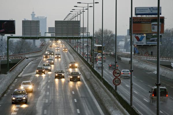 Danas hladno i oblačno, mestimično sa snegom