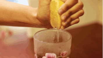 Topla voda sa limunom pomaže čitavom organizmu    