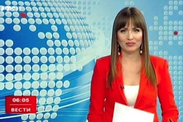 KADA JE NA TV-U, POTPUNO JE ZAKOPČANA: Međutim, kad se skine...voditeljka Dnevnika zapalila Srbiju! (FOTO)