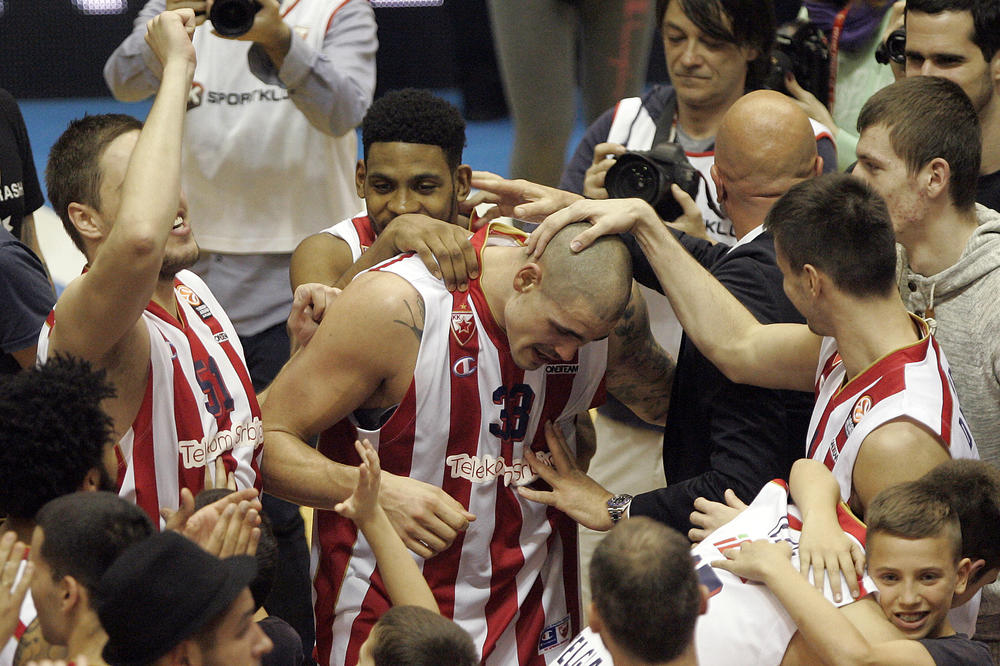 NIKADA GA NEĆE ZABORAVITI: Cirbes u Pioniru dočekan KAO BOG! (VIDEO)