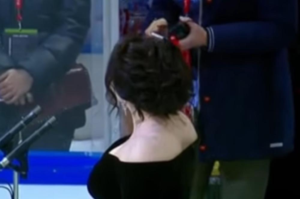BRUKA RUSKE OPERSKE DIVE: Trebalo je samo da otpeva himnu, ali se propisno izblamirala! (VIDEO)