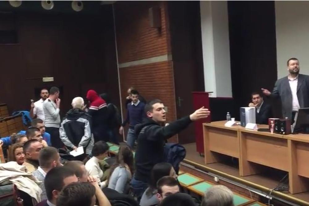 DIVLJANJE NA FILOZOFSKOM FAKULTETU: Neonacisti napali studente KAIŠEVIMA, i uzvikivali Zig hajl i Hajl Hitler! (VIDEO)