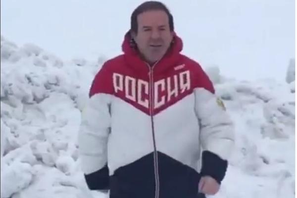 KARIĆEVE ZIMSKE LUDORIJE Bogoljub đipa sa unucima po Moskvi, njega ni minus ne može da smiri! (VIDEO)