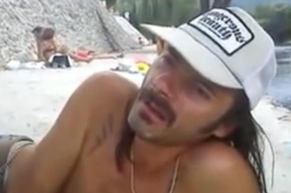 DELIJE I GROBARI ĆE UMRETI OD SMEHA: Da li je ovo najjači vođa navijača na Balkanu? (VIDEO)