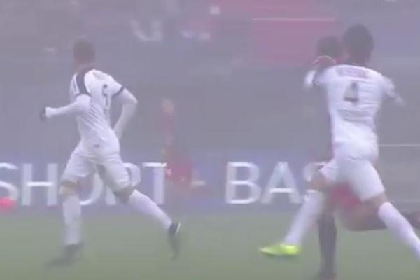 HRVAT OSETIO SRBINOV BES! Bivši igrač Zvezde nasred meča RAZVALIO FACU RIVALU! (VIDEO)