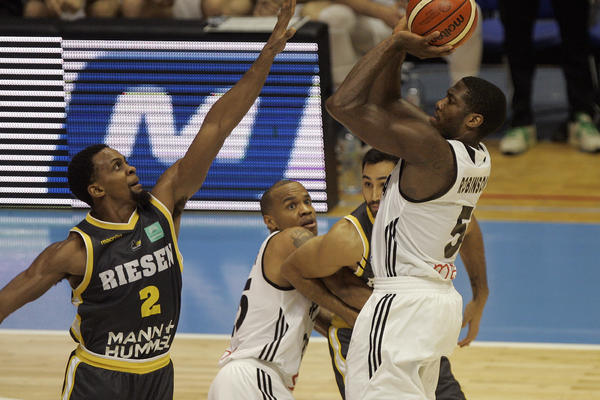 PRAVOSLAVNI AMER! Kakve veze imaju igrač Partizana i srpski patriotizam?  (FOTO)