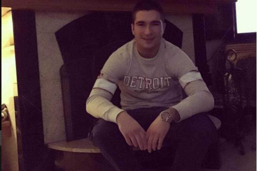 OAZA IZA OGRADE Zavirite u vilu Mirka Šijana - surčinski raj sa bazenom! (FOTO) (VIDEO)