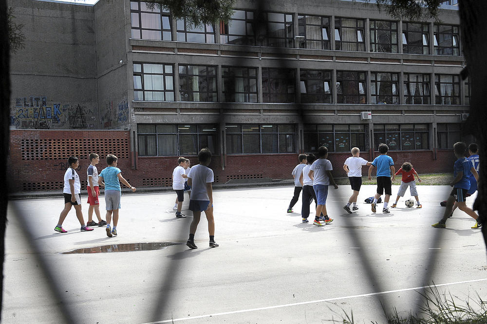 OGLASILO SE MINISTARSTVO PROSVETE NAKON NESREĆE U PEĆINCIMA: Škola preduzima OVE MERE!