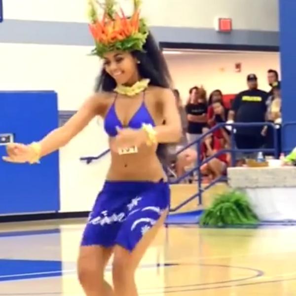 ISPAŠĆE VAM OČI kad vidite ovu Tahićanku KAKO VRCKA! (VIDEO)