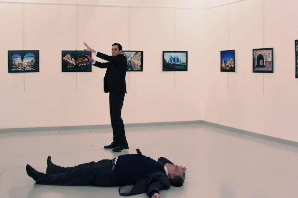 PROCUREO NOVI SNIMAK UBICE RUSKOG AMBASADORA: Evo šta je uradio tri dana pre atentata! (VIDEO)