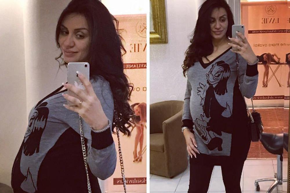 KAKO MAJI PLSTIĆI Naša pevačica prvi put pokazala sina Branka! Divna poruka i nedoljiva fotka sa mamom iz kreveta!