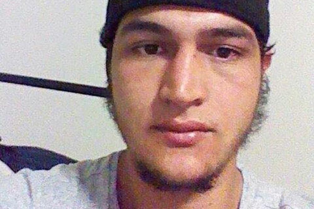 LAŽNA UZBUNA: Policija greškom zatvorila tržni centar u potrazi ZA UBICOM IZ BERLINA!