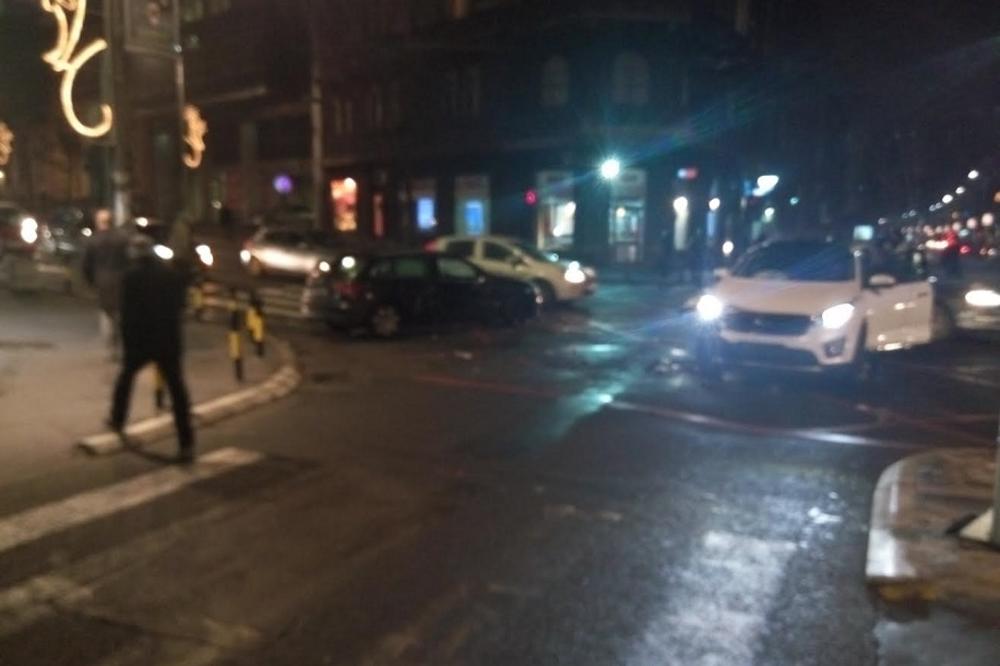 POVREĐENE TRUDNICA I ŽENA! Sudar stranih tablica i kolaps u Takovskoj! (FOTO)