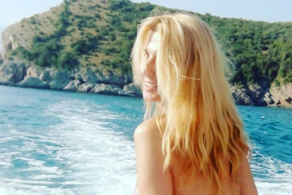DEKOLTE DO PUPKA, ALI STVARNO! Zbog Vesne Dedić i njenih grudi društvene mreže poludele! (FOTO)