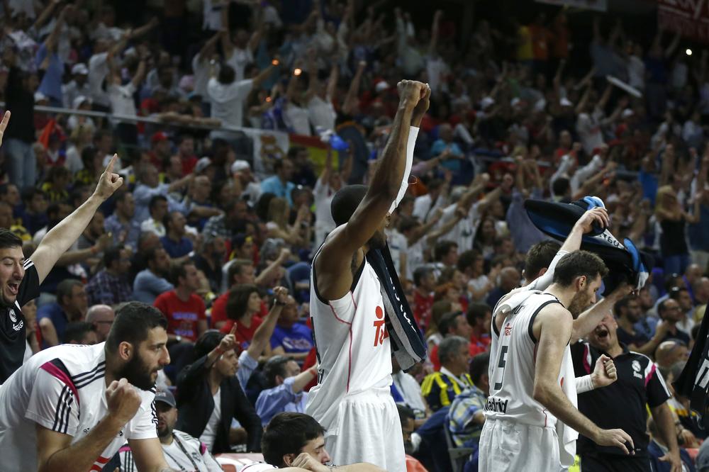 Ovde dvojka, ovde me oguli do kraja! Košarkaši Reala furaju frizure kao iz cirkusa da su ispali! (FOTO)