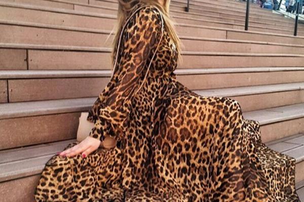 NAŠA POZNATA PEVAČICA SE PRETVARA U PRAVU ZVER! Ne izlazi iz teretane, sva je u mišićima, a koristi OVE sprave!