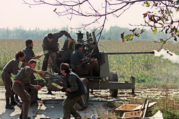 OVA ISTINA SE KRILA 20 GODINA: Sedmorica SRPSKIH VOJNIKA je zarobila i likvidirala 100 terorista OVK! RAMBO SRBI!