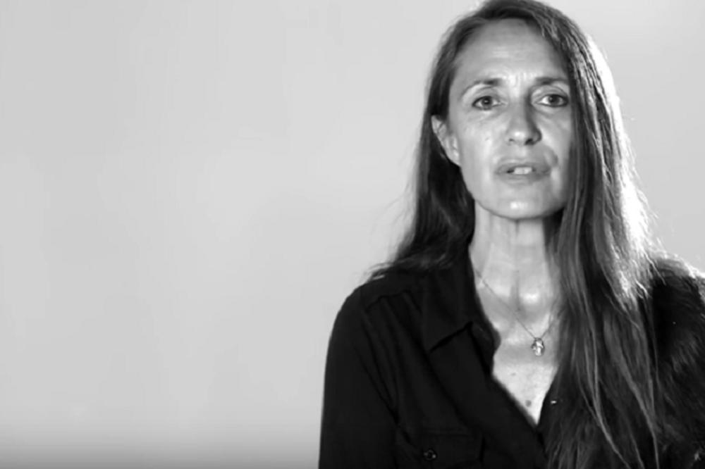 Imala je samo 6 godina: Moje ime je Aneka Lukas i bila sam seksualna robinja političarima! (VIDEO)