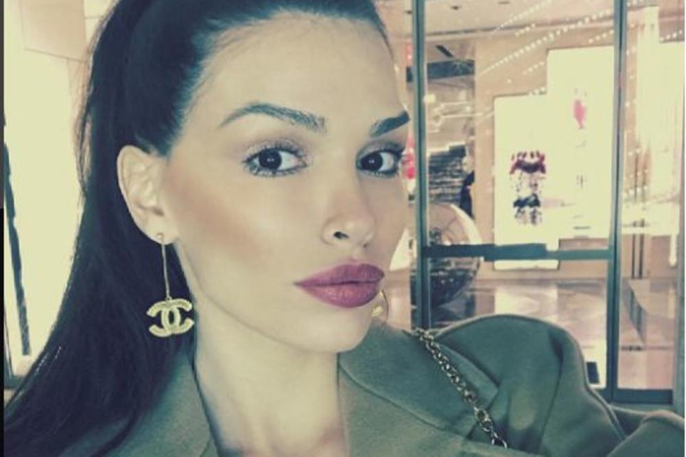 Sad je stvarno prevršila svaku meru! Trudna Jovana Švonja GOLIŠAVA i sa rukom na MEĐUNOŽJU! (FOTO)