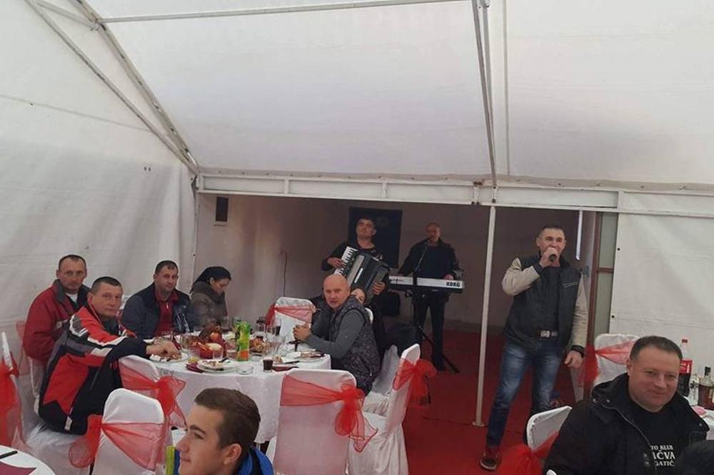 NIJE rođenje deteta, ni svadba... Kad vidite šta OVI SRBI SLAVE, nećete verovati svojim očima! (FOTO)