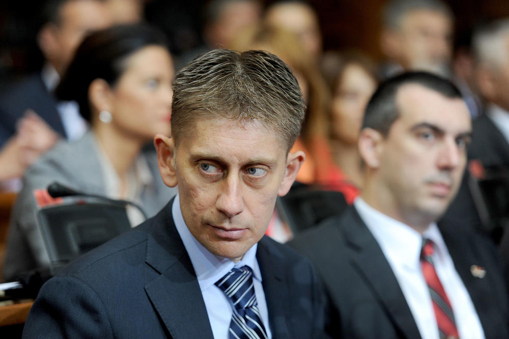 Martinović opleo po homoseksualcima, Maja Gojković mu skrenula pažnju: Pobogu, Ana je tu!