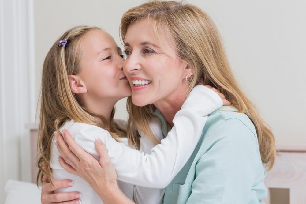 DANAS JE NAJVEĆI HRIŠĆANSKI PRAZNIK MAJKI I ŽENA: Ovu stvar obavezno MORATE DA URADITE!