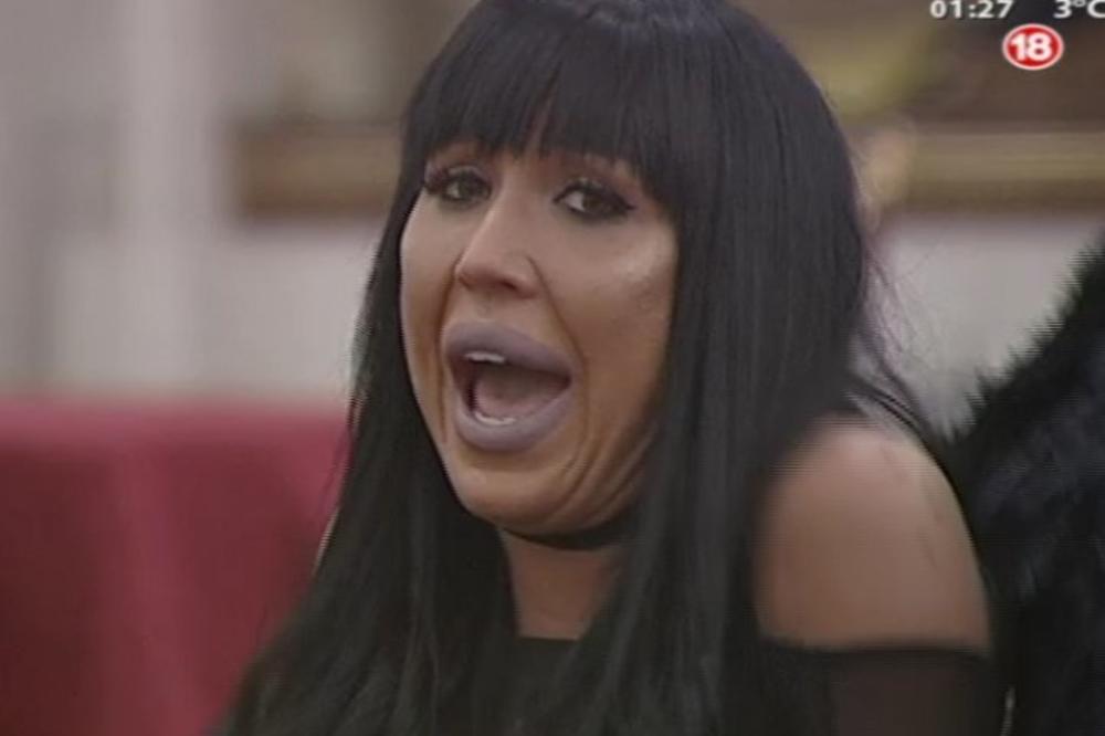 IMAO JE SA NJOM OZBILJNE NAMERE! Ajfonkin dečko javno branio starletu, sve do sad?