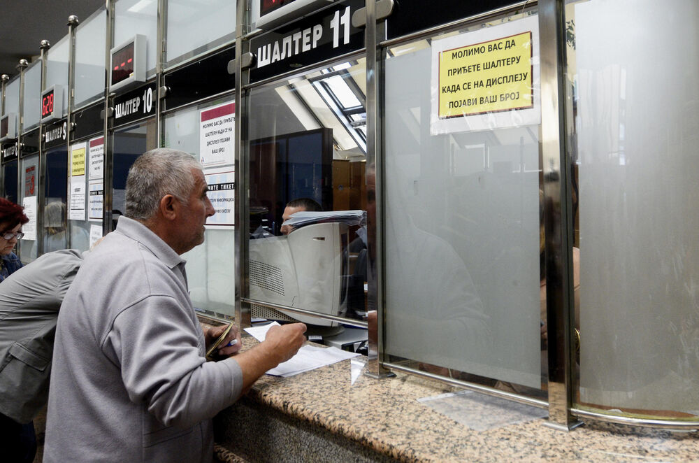 Jedan penzioner na šalteru