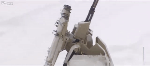 PREDSTAVLJEN PUTINOV ROBOT UBICA: Zove se SABORAC i razbija sve oko sebe! (VIDEO)