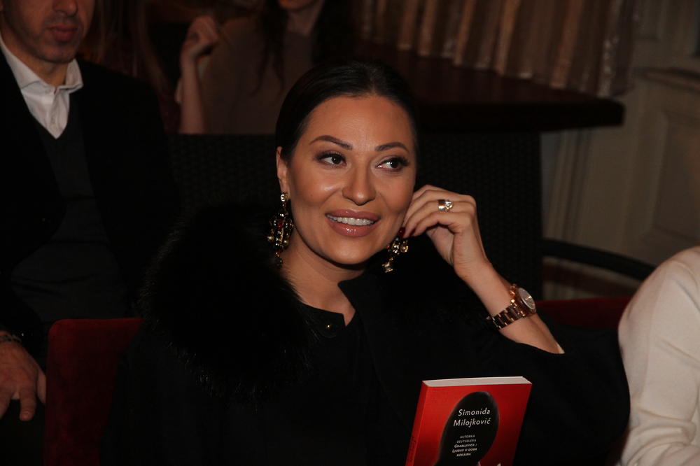 IZNENADILA SVE: Ceca se uključila UŽIVO u emisiju i otkrila LEPE VESTI! (FOTO)