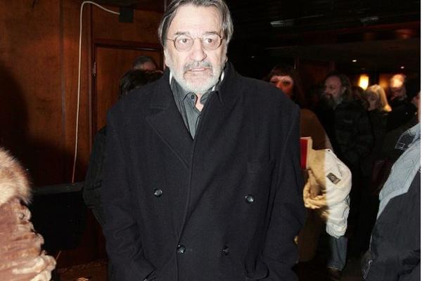 DRAGAN NIKOLIĆ GLAVOM I BRADOM: On je OŽIVEO legendarnog glumca, ZALEDIĆETE SE OD PRIZORA!