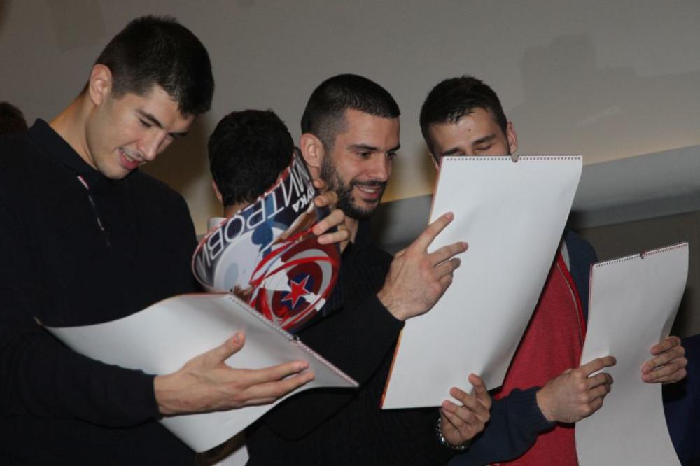 Lazić nam otkrio da li mu se dopada njegov superheroj, a Delije će se posebno oduševiti detaljem po kom će pamtiti 2016. (VIDEO)