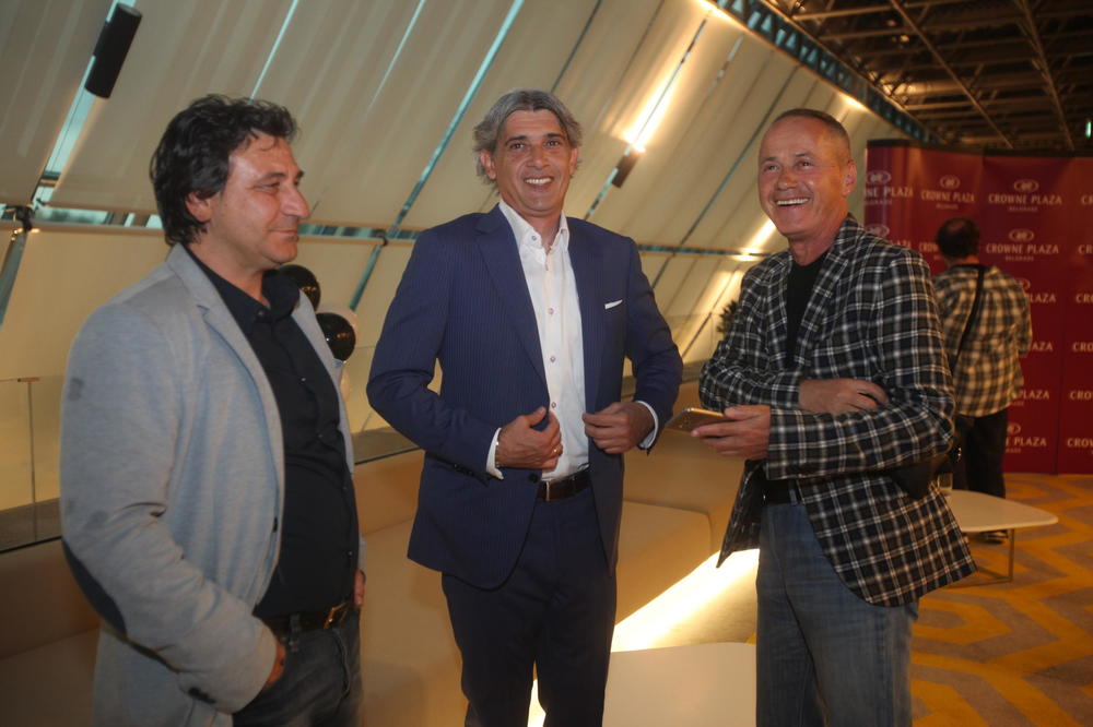 Kada umrem, u kovčeg mi stavite  dres Galatasaraja i dres Partizana... (FOTO)