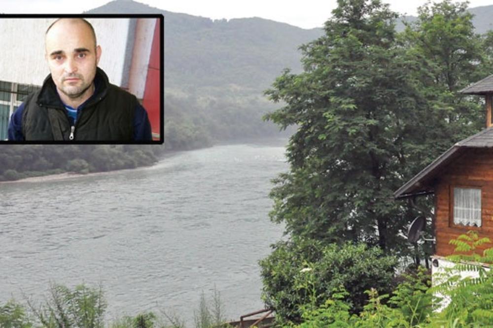 Iz Drine izvučeno telo novorođenčeta, otac tvrdi: Beba je rođena mrtva