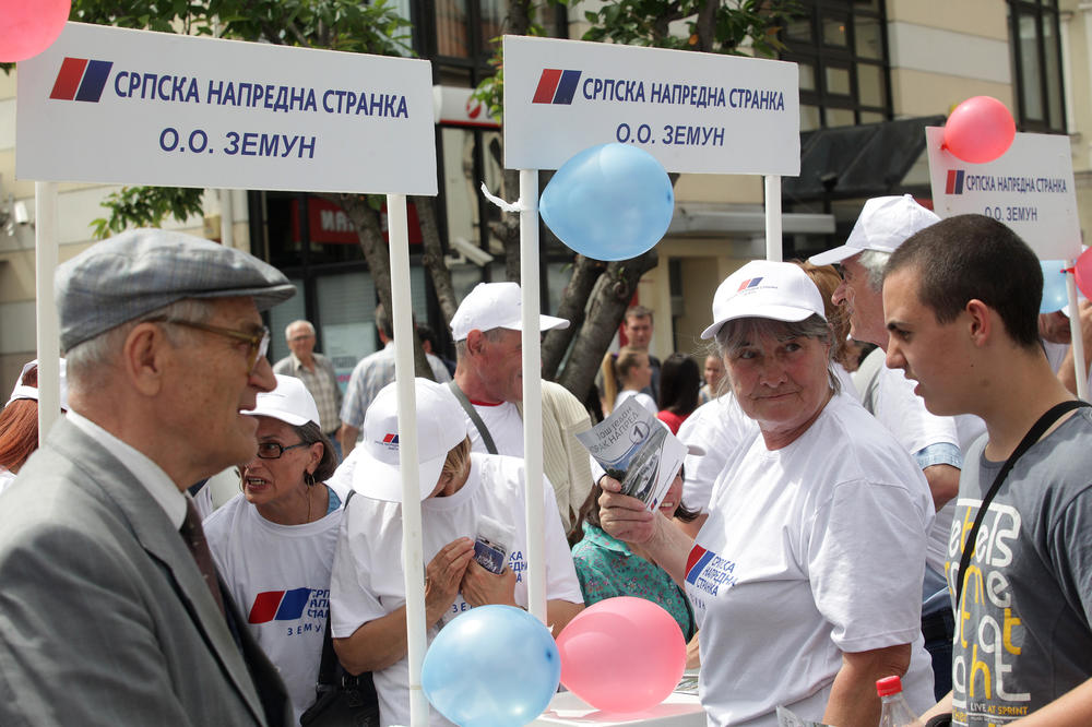 SNS STADO PUNO OVACA! Hit fotka kruži internetom, PLAKAĆETE OD SMEHA! (FOTO)