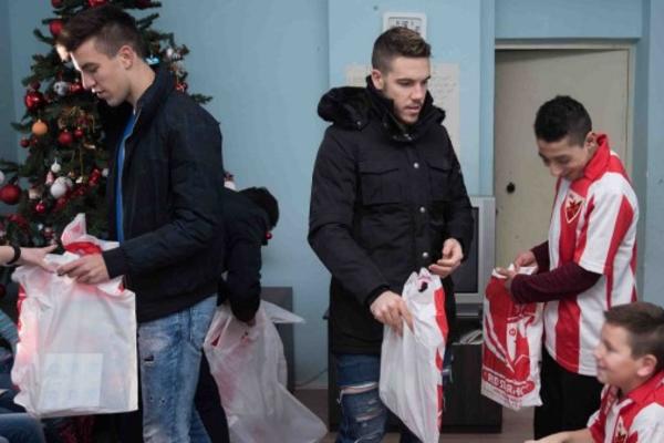 Fudbaleri Crvene zvezde oduševljeni zbog pomoći najmlađima: Nakratko smo im vratili osmeh! (FOTO)