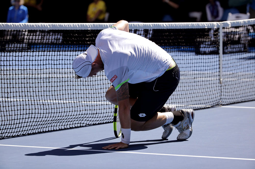 ŽIVOTNI PAKAO TENISERA RAZORNOG SERVISA: Mafija mu svakog dana preti smrću!