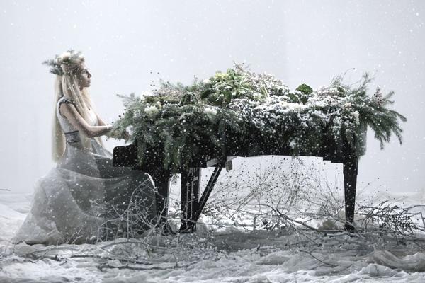 Prava zimska bajka: Novi spot pijanistkinja Marije Popović (VIDEO)