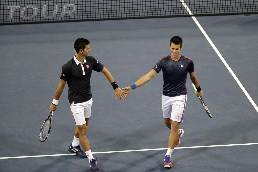 GOST IZNENAĐENJA! Đoković svim srcem bodrio Zvezdu u Areni! (FOTO)