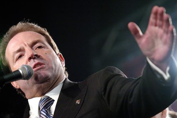 12.000 SRBA HTELO DA ČEKA KARIĆA: Evo šta im je poručio biznismen uoči dolaska u Srbiju!