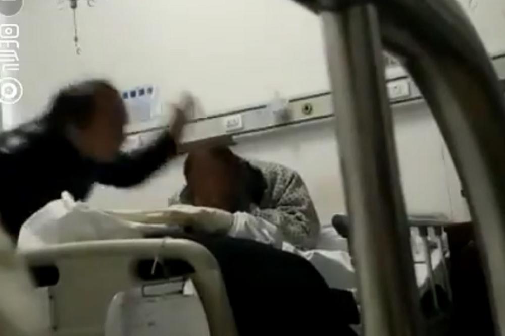 NAJTUŽNIJI SNIMAK U 2016: Tuče bolesnog oca od 80 godina jer se upiškio u krevet! (VIDEO)