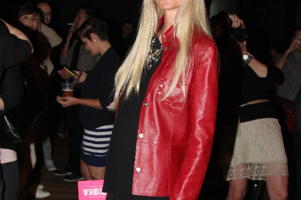 Bila je rijaliti zvezda, a sada radi nešto potpuno drugačije! Evo kako danas izgleda bivša manekenka (FOTO) (VIDEO)