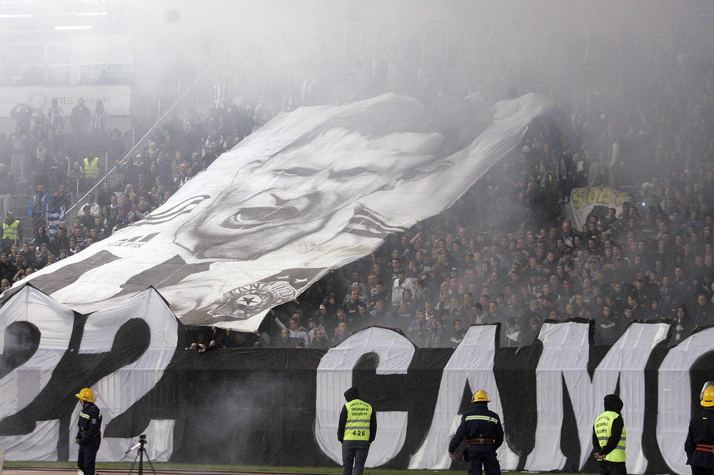 Zbog čega se slika Saše Ilića nalazi na naslovnoj strani UEFA? (FOTO)