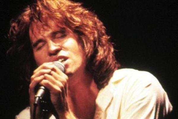 Legendarnom glumcu davali su još par NEDELJA života: Prevario je BAKSUZNU 2016. godinu i oglasio se posle godinu dana! (FOTO)