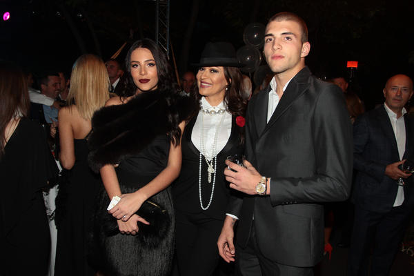 EKSKLUZIVNO Francuzi snimaju film o Ceci: Prate pevačicu u stopu, a ona misli da film nema veze sa njom! (FOTO)